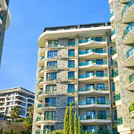 Apartmán 2-комнатная новая в 150м от моря Alanya